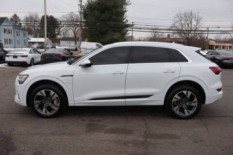 2021 Audi e-tron quattro Premium