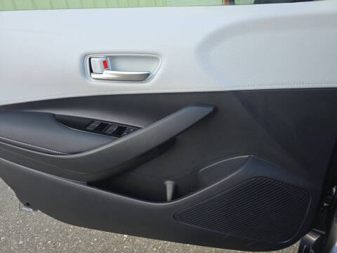 2025 Toyota Corolla Hatchback SE