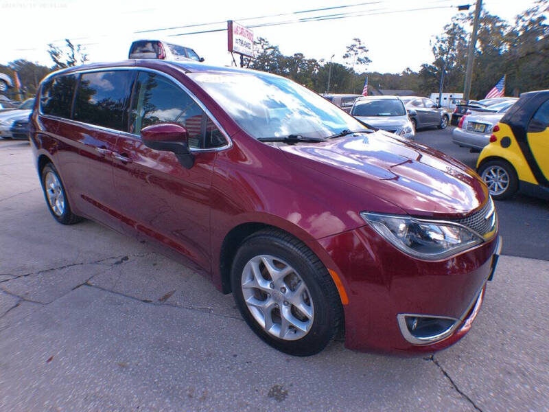 2017 Chrysler Pacifica Touring-L