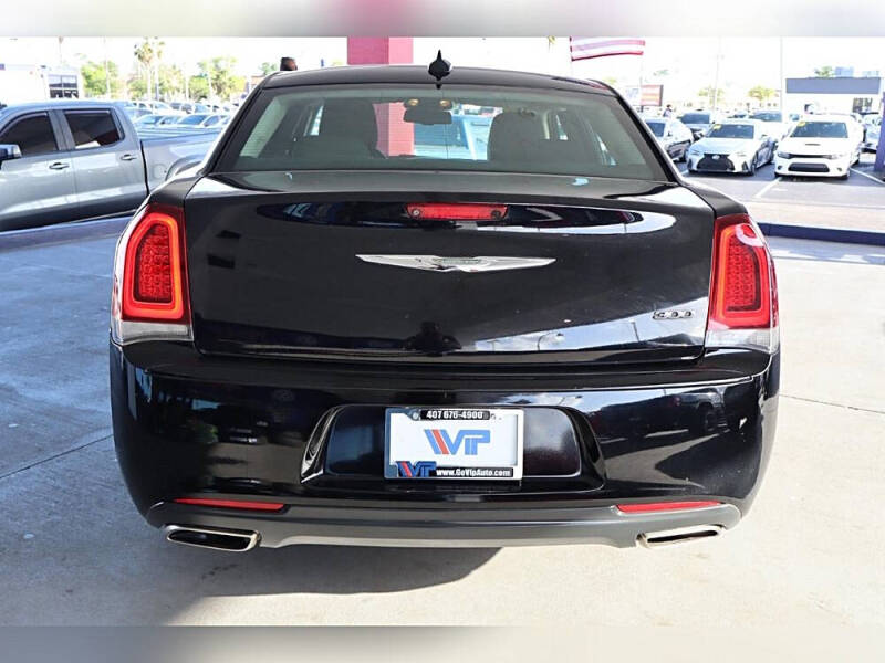 2019 Chrysler 300