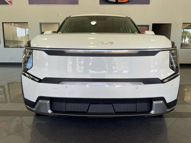 2024 Kia EV9 Light Long Range