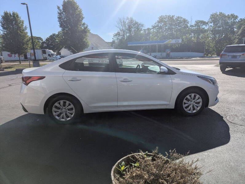 2020 Hyundai Accent SE