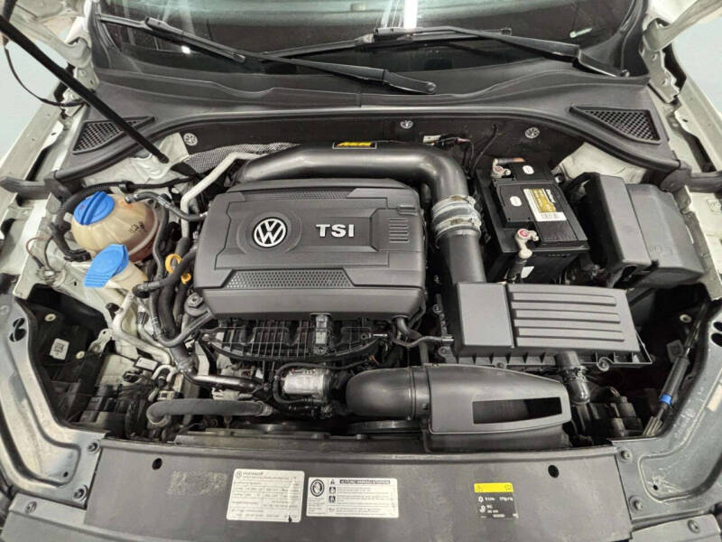2017 Volkswagen Passat 1.8T R-Line