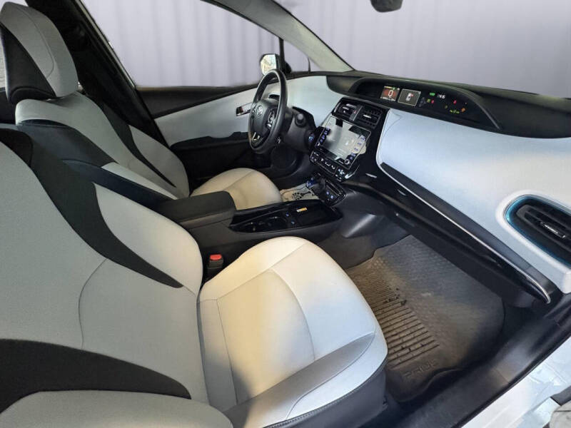 2022 Toyota Prius XLE AWD-e