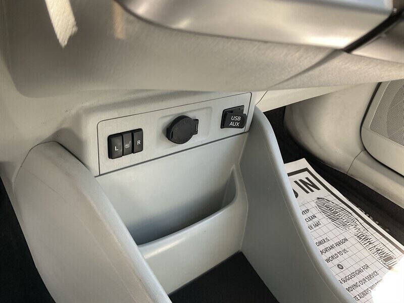 2012 Toyota Prius v Two