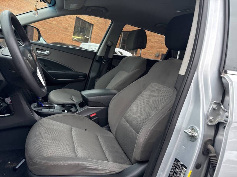 2017 Hyundai Santa Fe SE