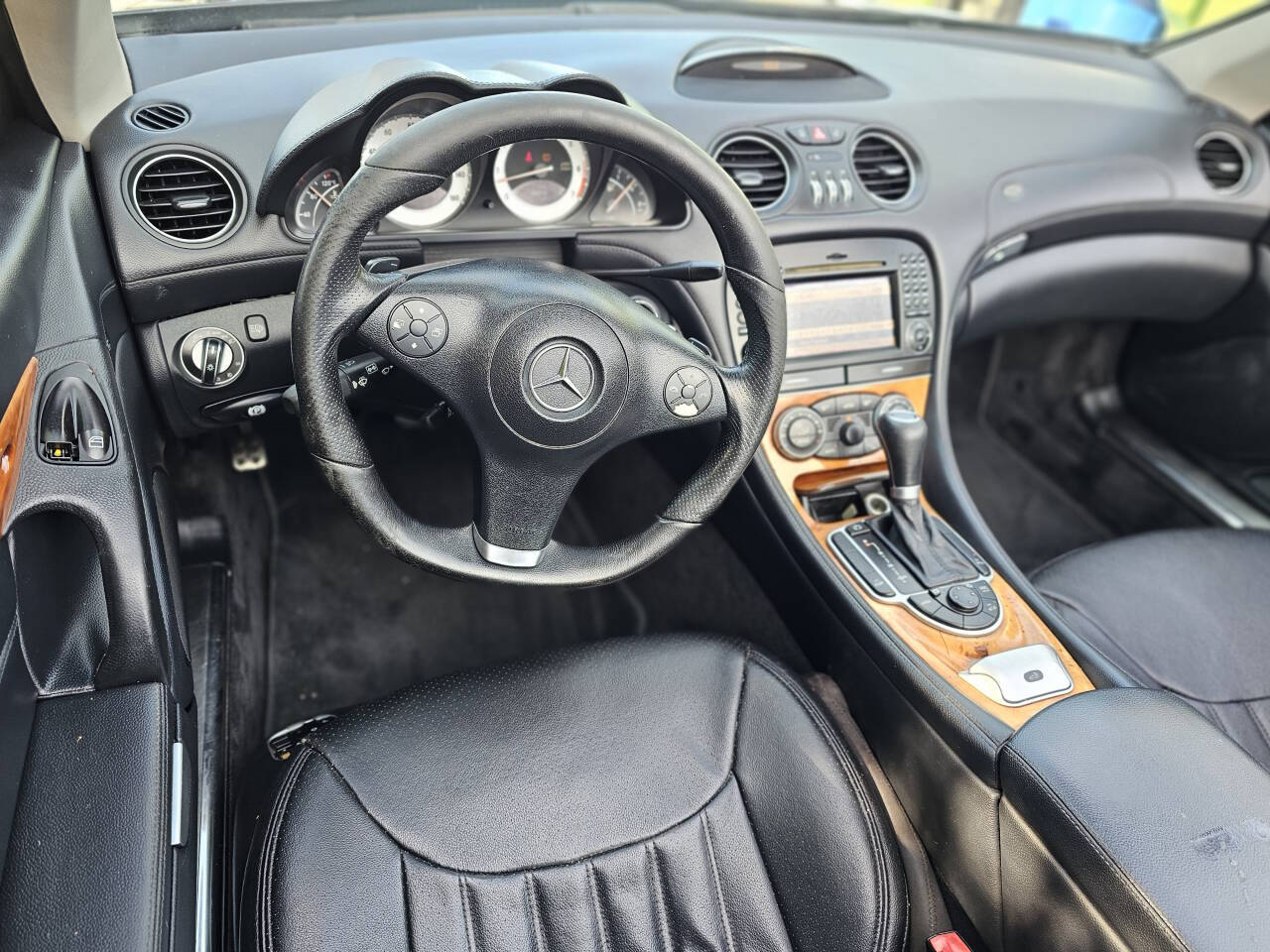 2009 Mercedes-Benz SL-Class 30
