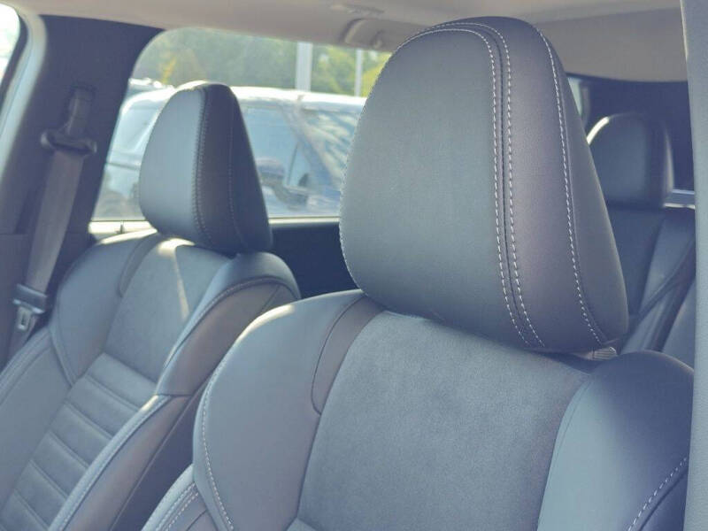 2025 Mitsubishi Outlander PHEV SE