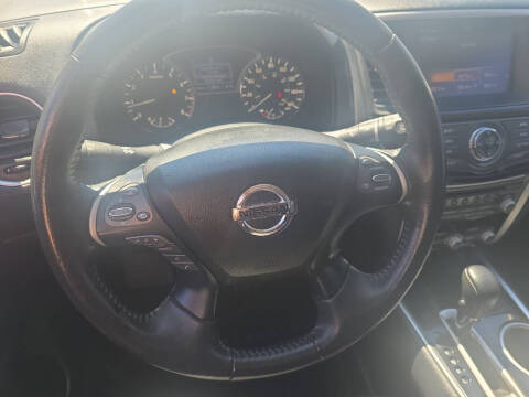 2018 Nissan Pathfinder SV