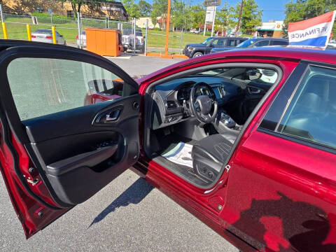 2015 Chrysler 200 S