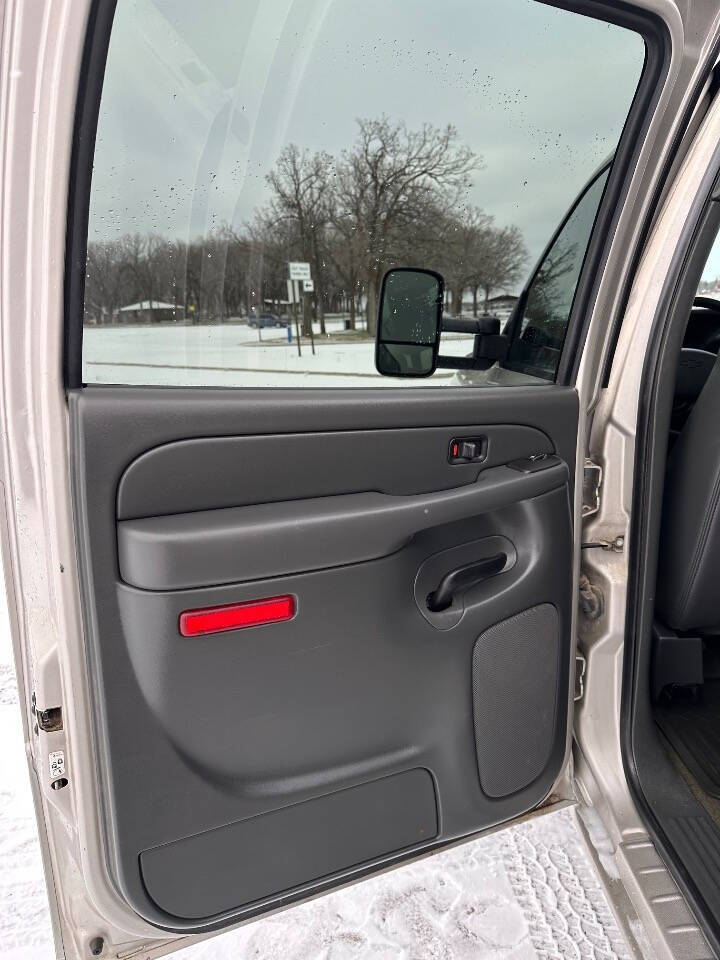 2006 Chevrolet Silverado 2500HD for sale at Maahs Motors in Becker, MN