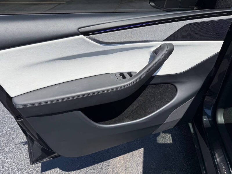 2026 Tesla Model Y Premium