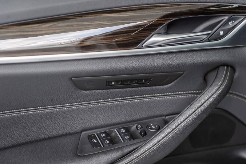 2019 BMW 5 Series 530i