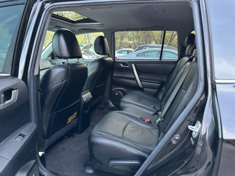 2012 Toyota Highlander SE