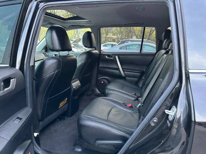 2012 Toyota Highlander SE