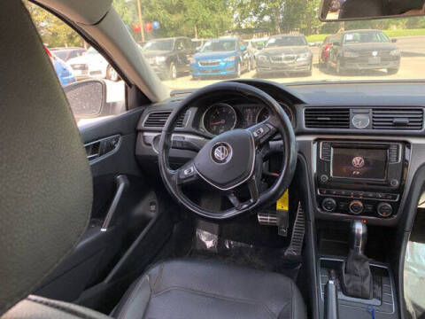 2017 Volkswagen Passat 1.8T R-Line