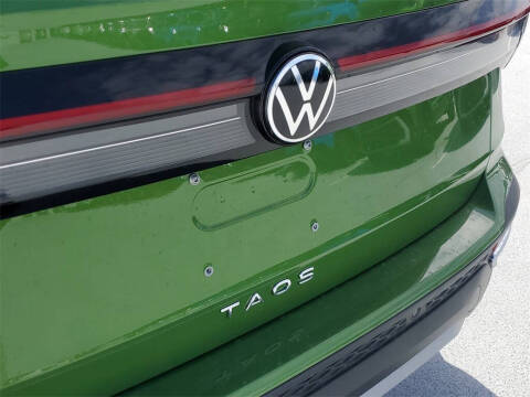 2025 Volkswagen Taos SE