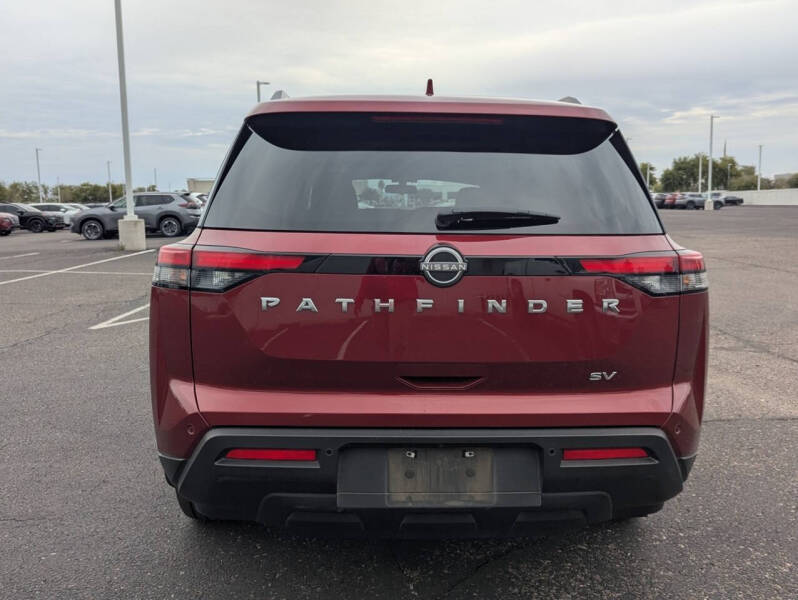 2022 Nissan Pathfinder SV