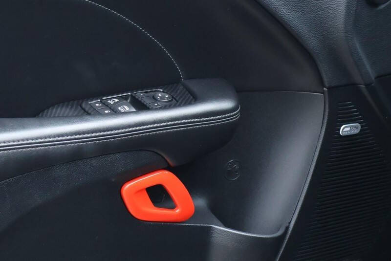 2016 Dodge Challenger 392 HEMI Scat Pack Shaker