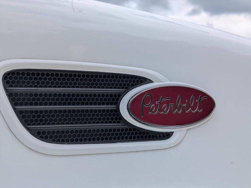 2007 Peterbilt 335