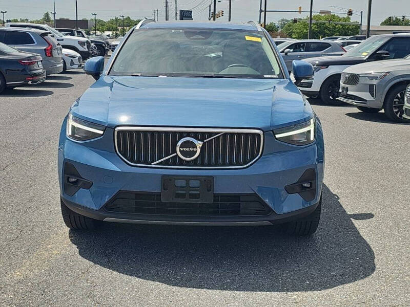 2024 Volvo XC40 B5 Plus Bright Theme