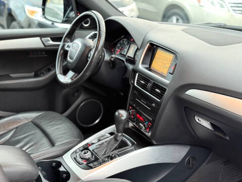 2011 Audi Q5 3.2 quattro Premium Plus