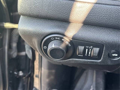 2016 Chrysler 200 LX