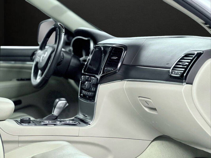 2020 Jeep Grand Cherokee Overland
