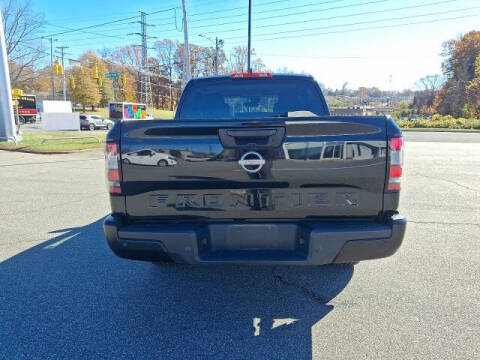 2022 Nissan Frontier S