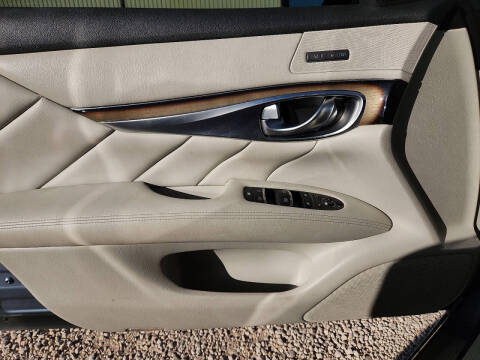 2017 Infiniti Q70L 3.7