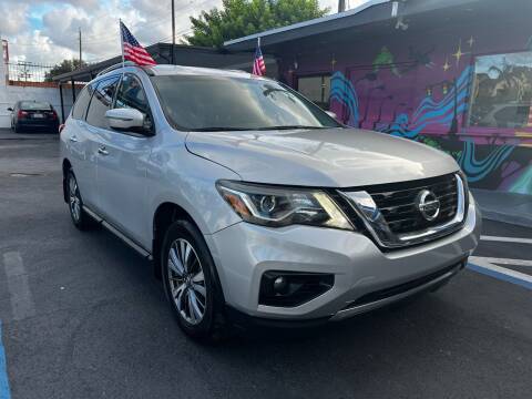 2017 Nissan Pathfinder for sale at EM Auto Sales in Miami FL