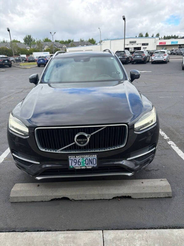 2016 Volvo XC90 T6 Momentum