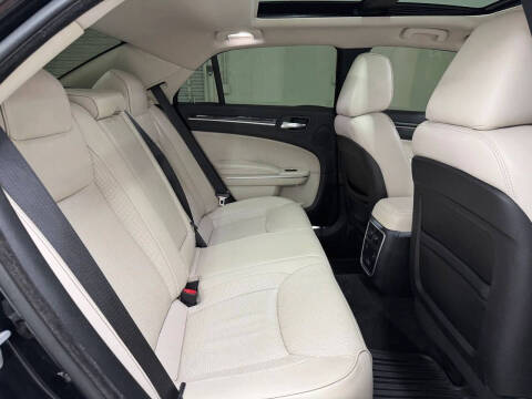 2017 Chrysler 300 C