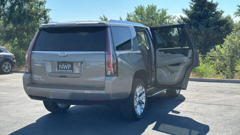 2017 Cadillac Escalade Luxury