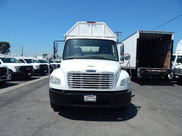 2016 Freightliner M2 106