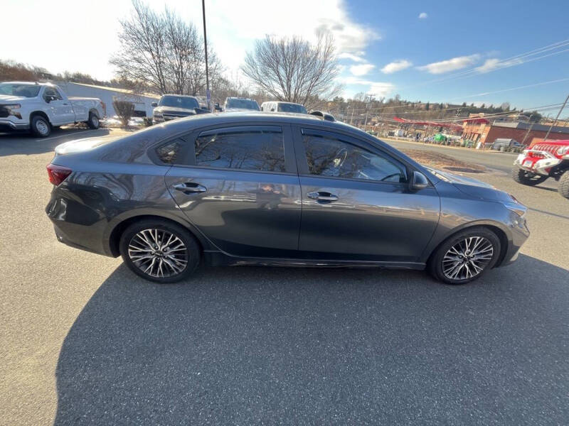 2022 Kia Forte GT Line