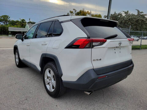 2021 Toyota RAV4 XLE