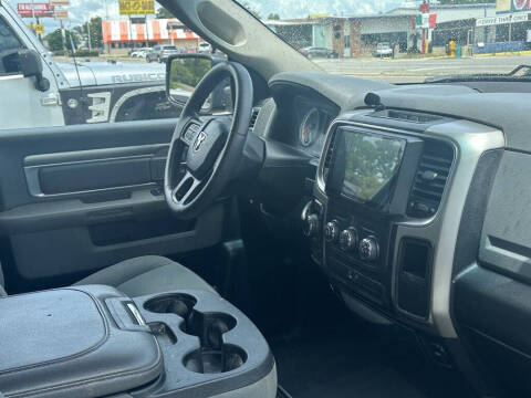 2018 RAM 1500 SLT