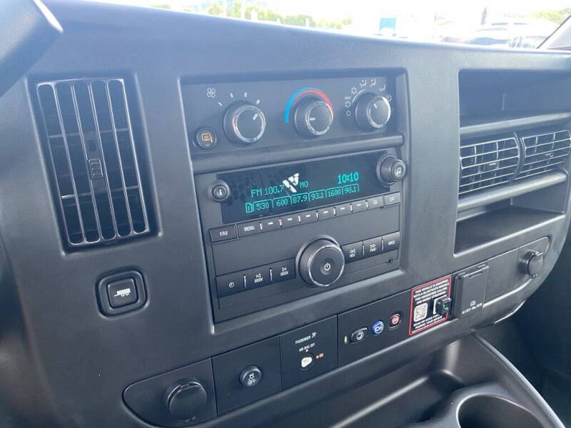 2025 GMC Savana 2500