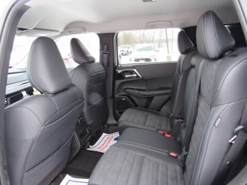 2026 Mitsubishi Outlander SE