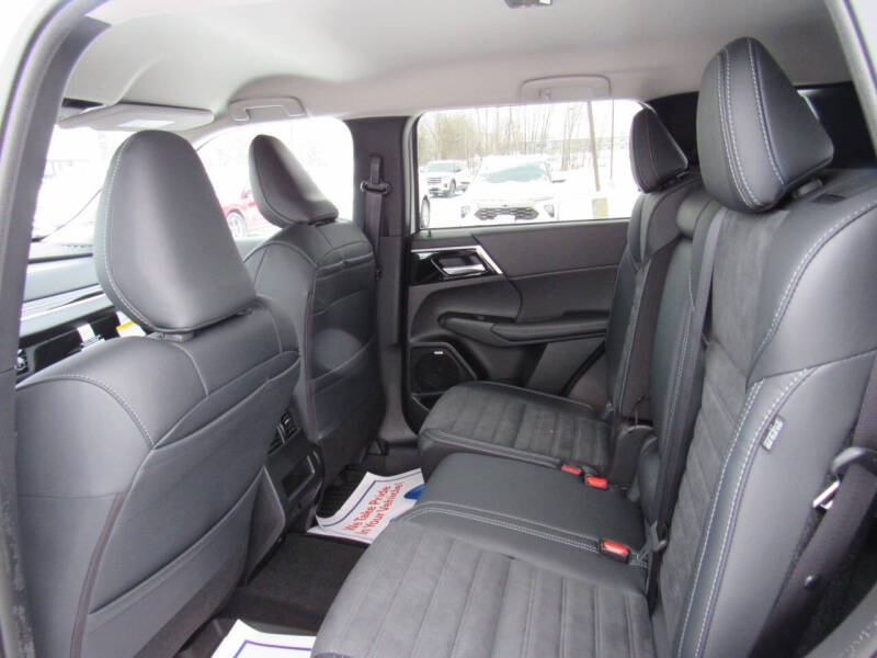 2026 Mitsubishi Outlander SE