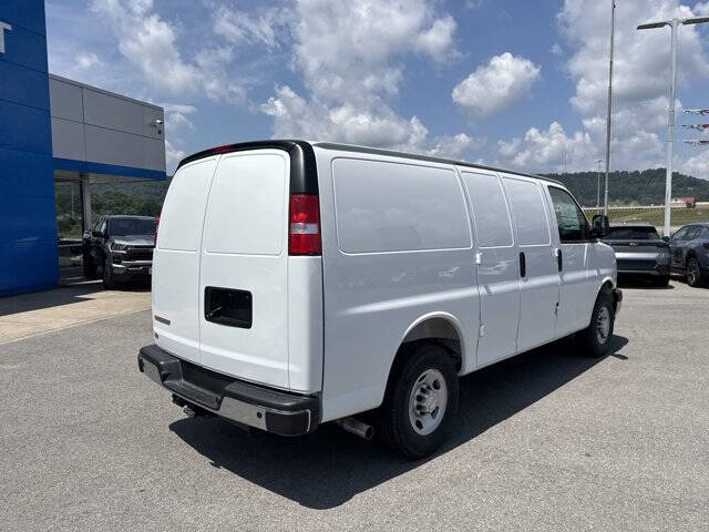 2025 Chevrolet Express 2500