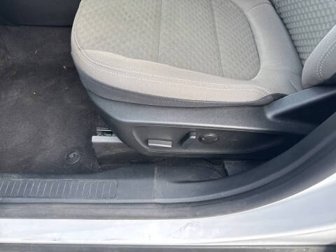 2022 Ford Escape Hybrid SE