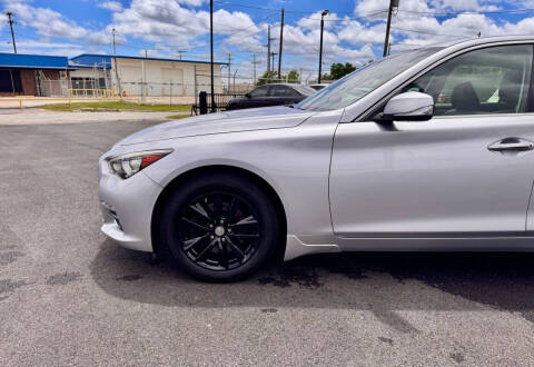 2015 Infiniti Q50