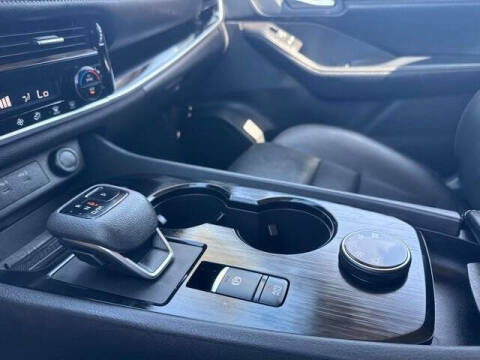 2025 Nissan Rogue SL