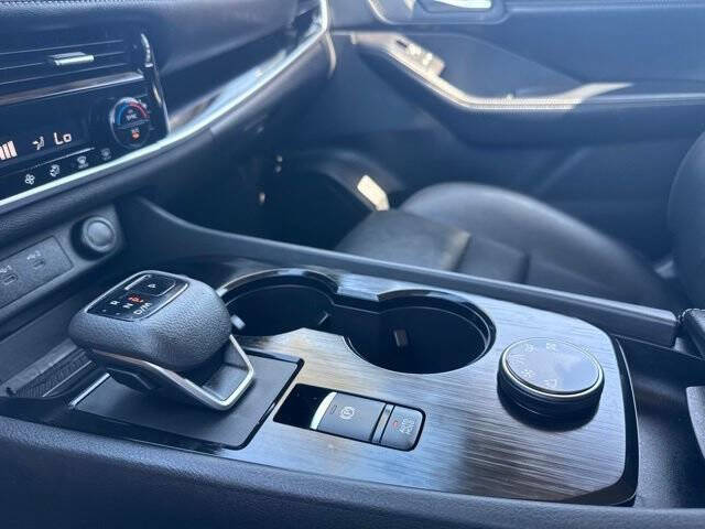 2025 Nissan Rogue SL