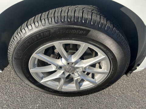 2012 Audi Q5 2.0T quattro Premium