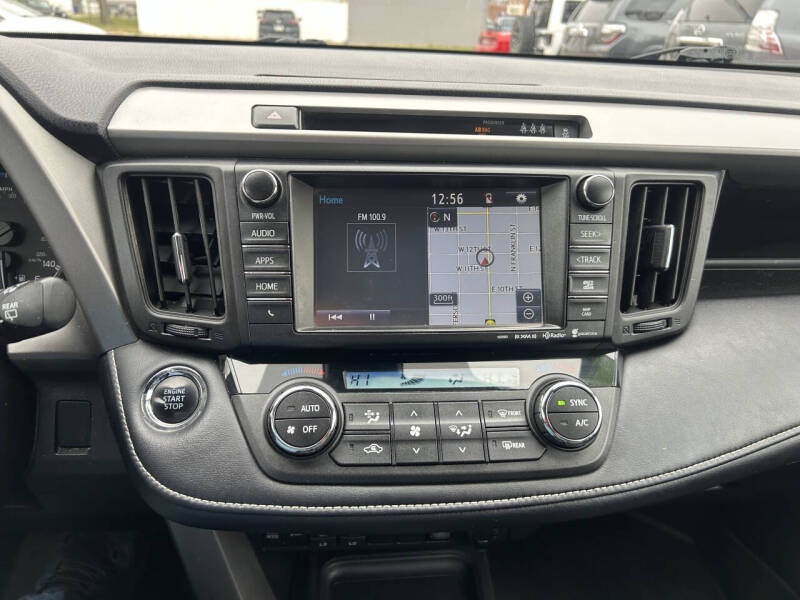 2017 Toyota RAV4 Limited - Photo 19
