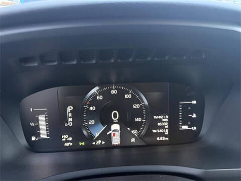 2018 Volvo XC90 T5 Momentum 7-Passenger