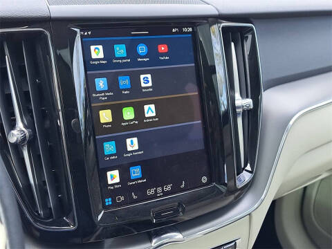 2024 Volvo XC60 B5 Core Dark Theme